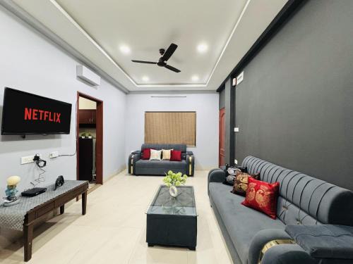 Indore Apartamento | Home Escape 2BHK Apartment Near Brilliant Convention Centre - Adults Only