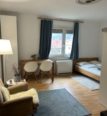 Lend Apartamento | Dachgeschosswohnung mit Grünblick