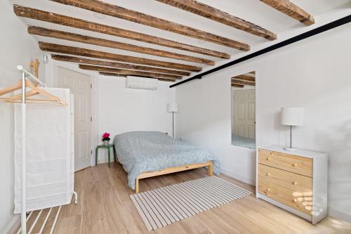 Bushwick Casa | Cozy, Large and Fully Furnished - Near the L Train
