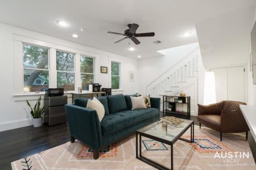 Clarksville Casa | Chic ATX Hideaway Patio with Firepit and Pet Friendly