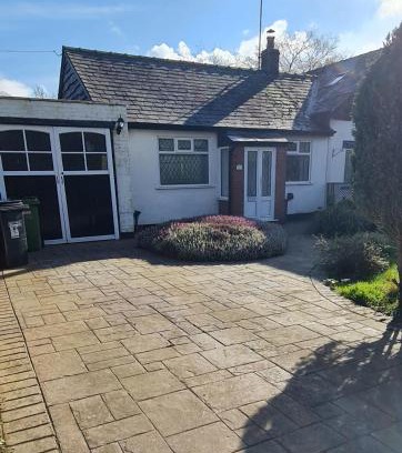 Stockport Casa | Shrigley cottage, quirky & quiet