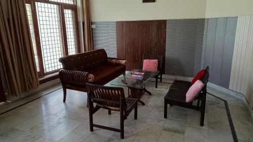 Amritsar Casa | Royal Oaks Guest House