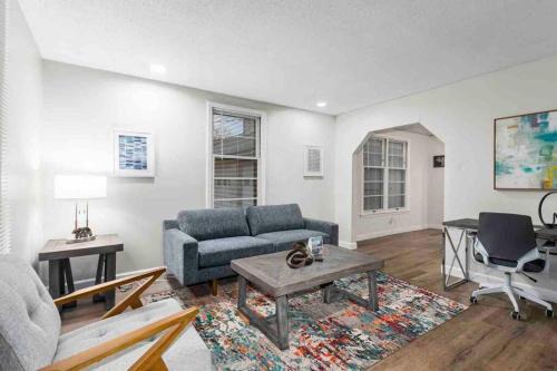 Rosedale Casa | Spacious 4BR - Close to KU, Westport, Plaza