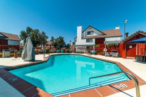 North Mountain Apartamento | Metro PHX downstairs 1bd sleeps 4 ADA Accessible